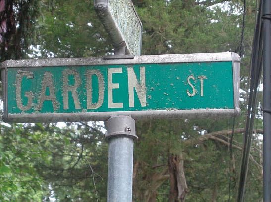 2nd image of 601 Garden St