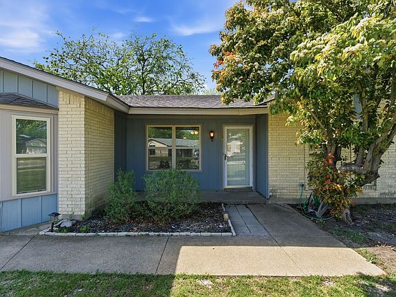 4th image of 728 N Lisa Ln