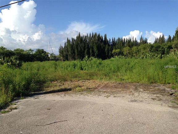 2nd image of 3625 Tamiami Trl