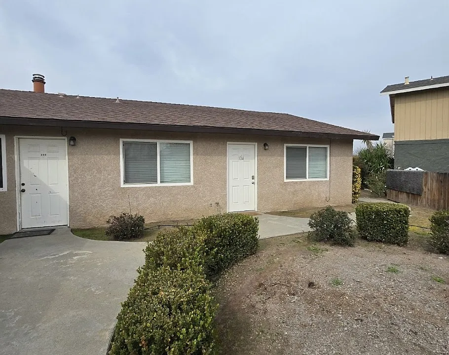 2224 Sylmar Ave #104