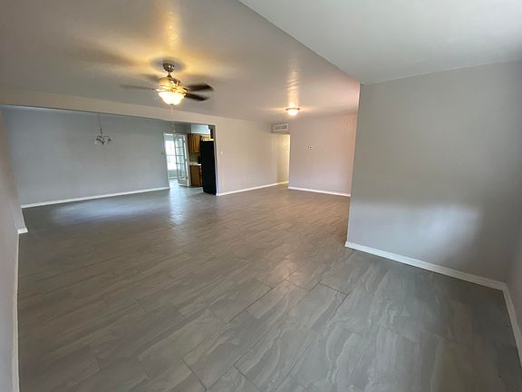 5th image of 10387 Yellowstone St