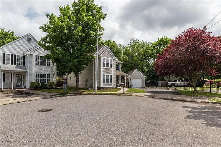 1st image of 101 Hamlet Ct