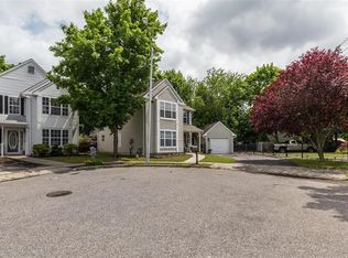 101 Hamlet Ct, Toms River, NJ 08753