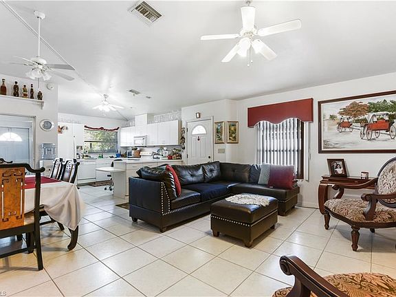 3rd image of 614/616 SE 13th Ct