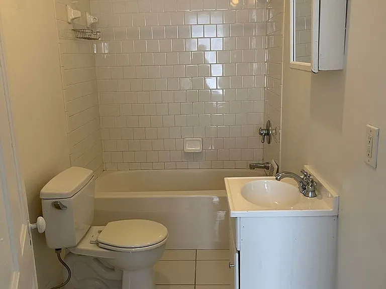 118 S Pine St — Photo 16