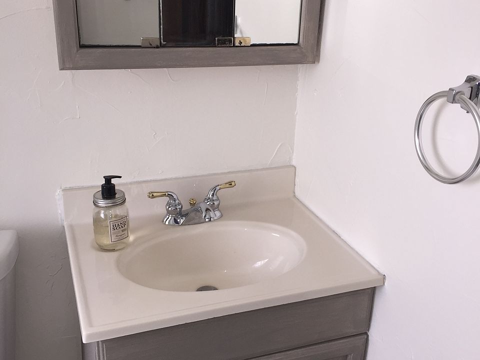 2094 Lincoln Ave, Lakewood, OH 44107 | Zillow