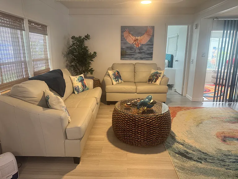 326 Norwich Ln — Photo 8