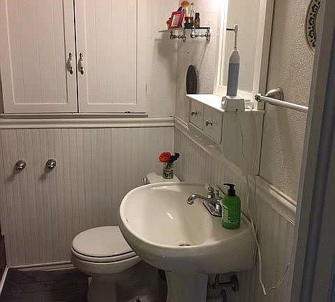 Upstairs bathroom