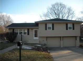 3314 Sunnyside Dr, Saint Joseph, MO 64503