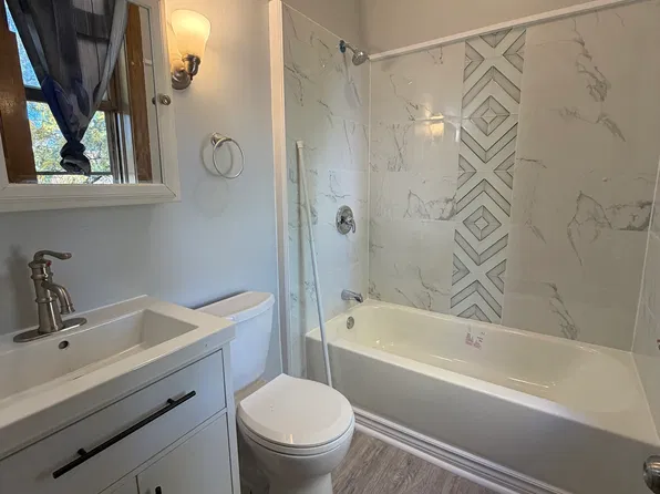 18101 Martin Ave APT 2D, Homewood, IL 60430