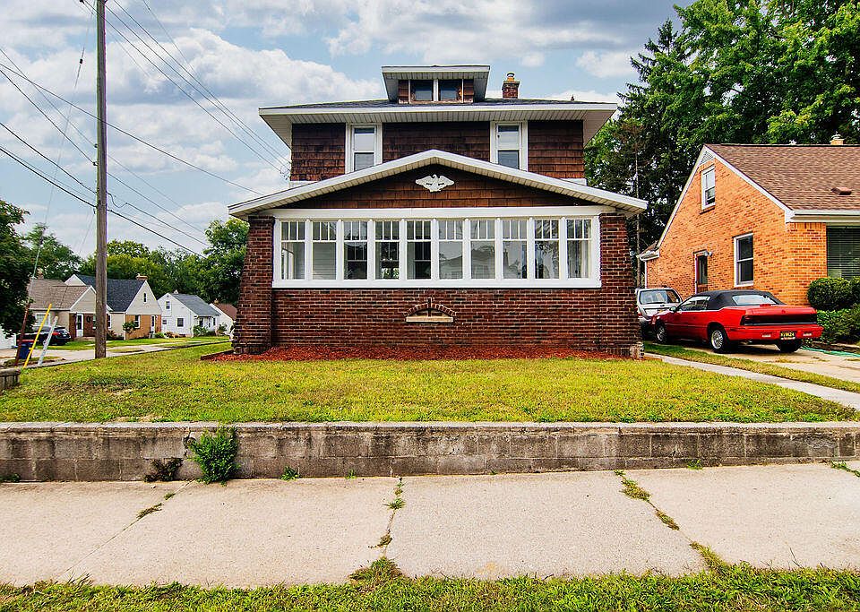 1st image of 1327 Boston St SE