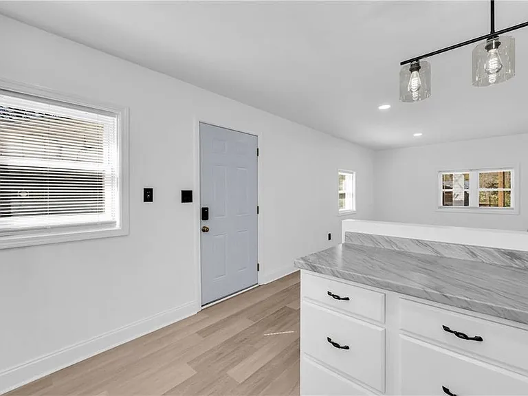315 Evans St — Photo 14