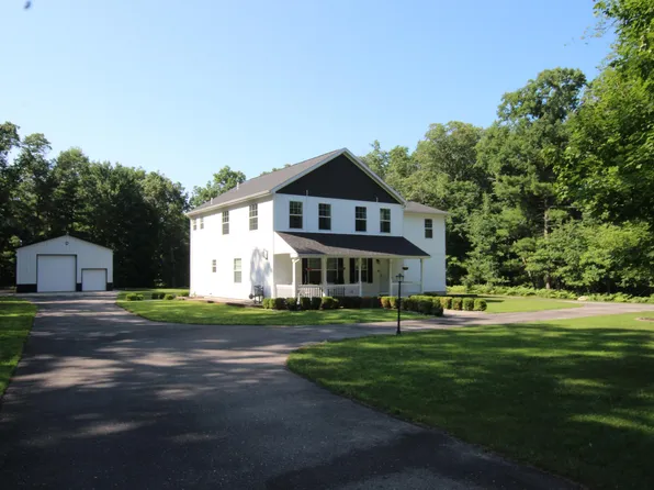5904 E Division St, Newaygo, MI 49337