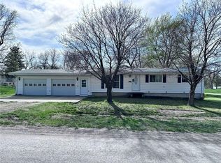 420 N Caldwell St, Burlington Junction, MO 64428