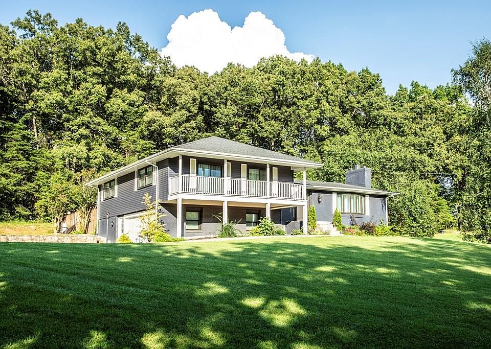 1st image of 612 Oak Terrace Dr