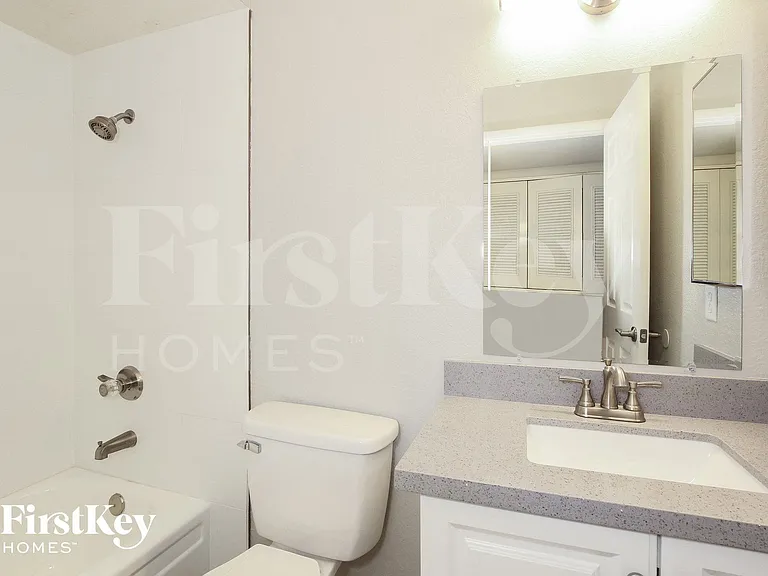 19217 N 15th Ave — Photo 12