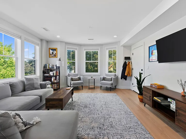 52 W Emerson St #6 — Photo 10