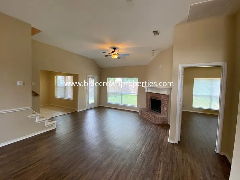 3 bed, 2.5 bath, 1625 sqft, $2,850 — Photo 2