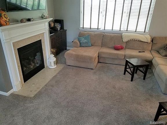 3rd image of 3198 Belle Terre #1