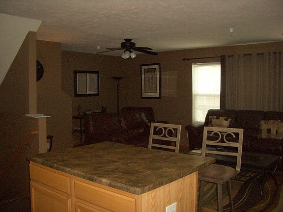 4th image of 6002 N. 167th Plaza