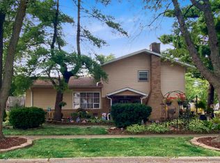 5715 Gainsborough Pl, Oak Forest, IL 60452