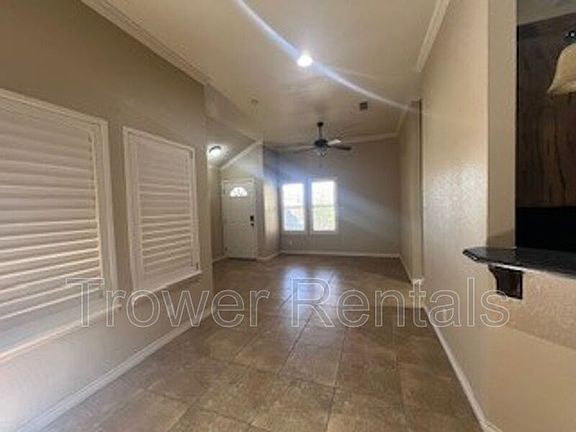 5th image of 28 Vista Crest Ct