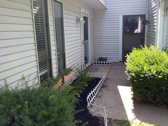 3rd image of 4243 Briarwood Dr APT 2
