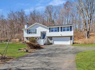 62 Oneil Rd, Oxford, CT 06478