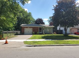 4152 Xenia Ave N, Robbinsdale, MN 55422