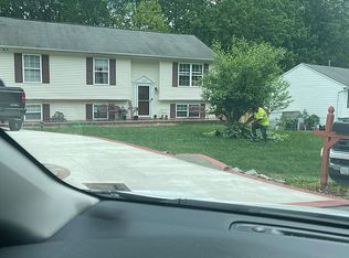 11203 Surry Woods Ct, Fredericksburg, VA 22407