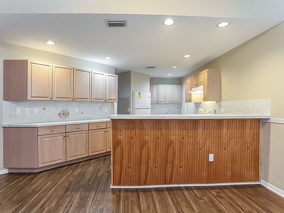 5th image of 20751 NW 8th St