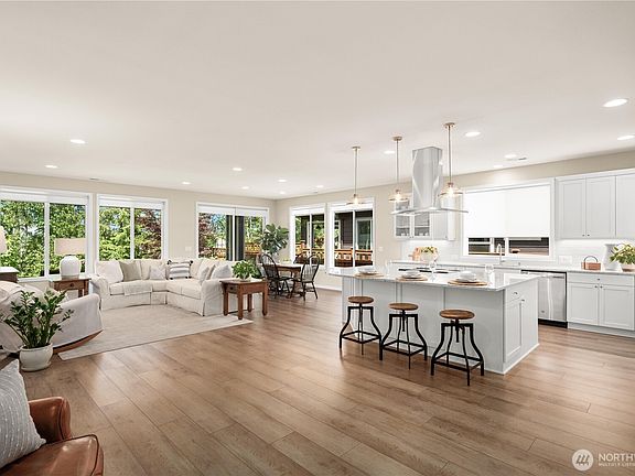 4th image of 14820 179th Avenue E