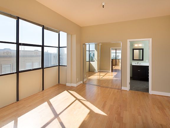 3rd image of 2 Pearl St #3