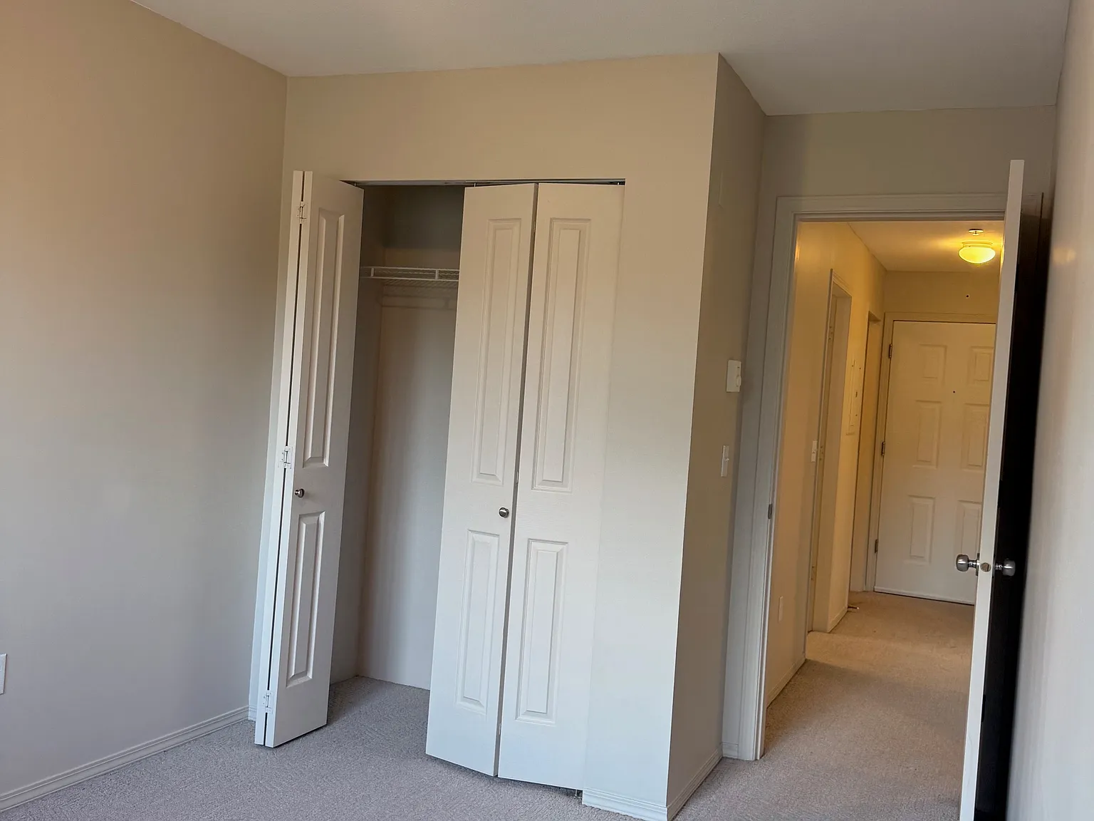 2 bed, 930 sqft, $1,990 — Photo 4