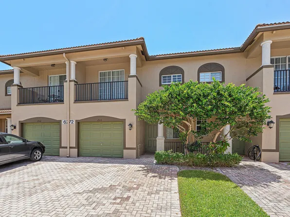 6272 S MILITARY Trail #203, Lake Worth, FL 33463