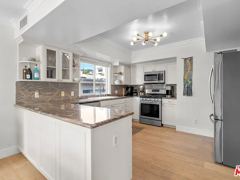 11842 Darlington Ave #201 — Photo 7