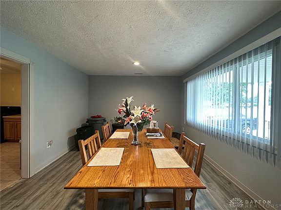5th image of 37 Ramona Dr