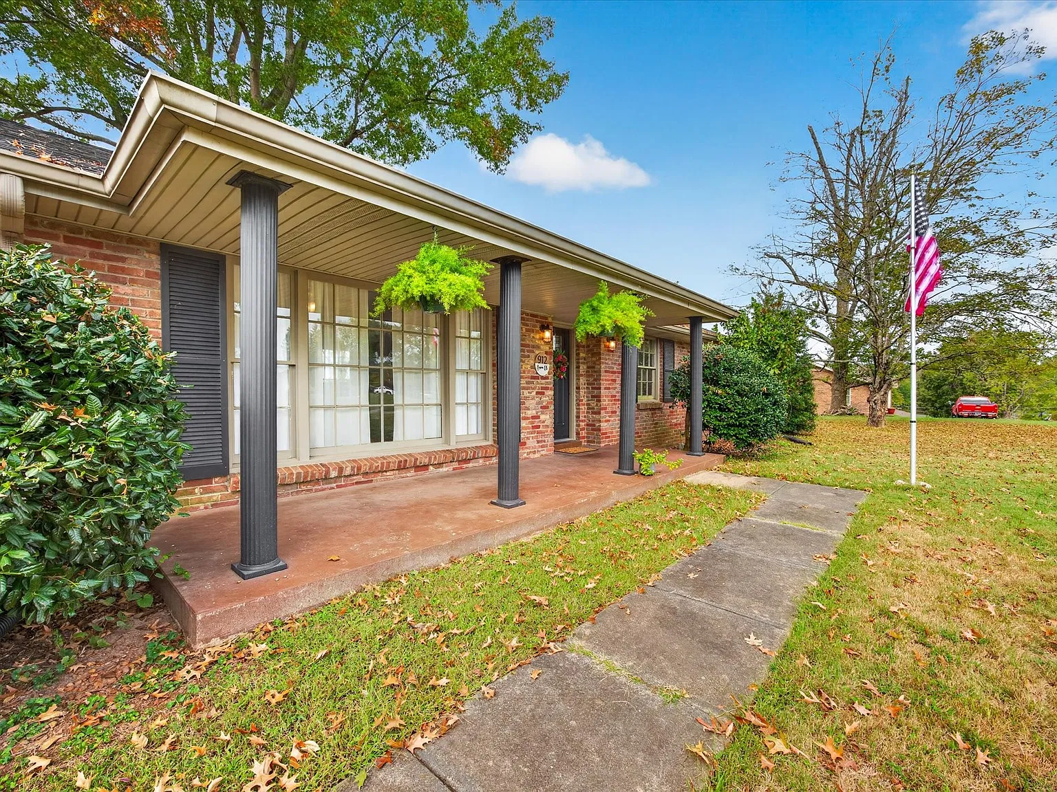 4 bed, 3.0 bath, 2510 sqft, $2,300 — Photo 4
