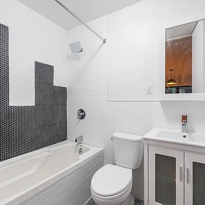 Rented by Nooklyn NYC LLC | media 60