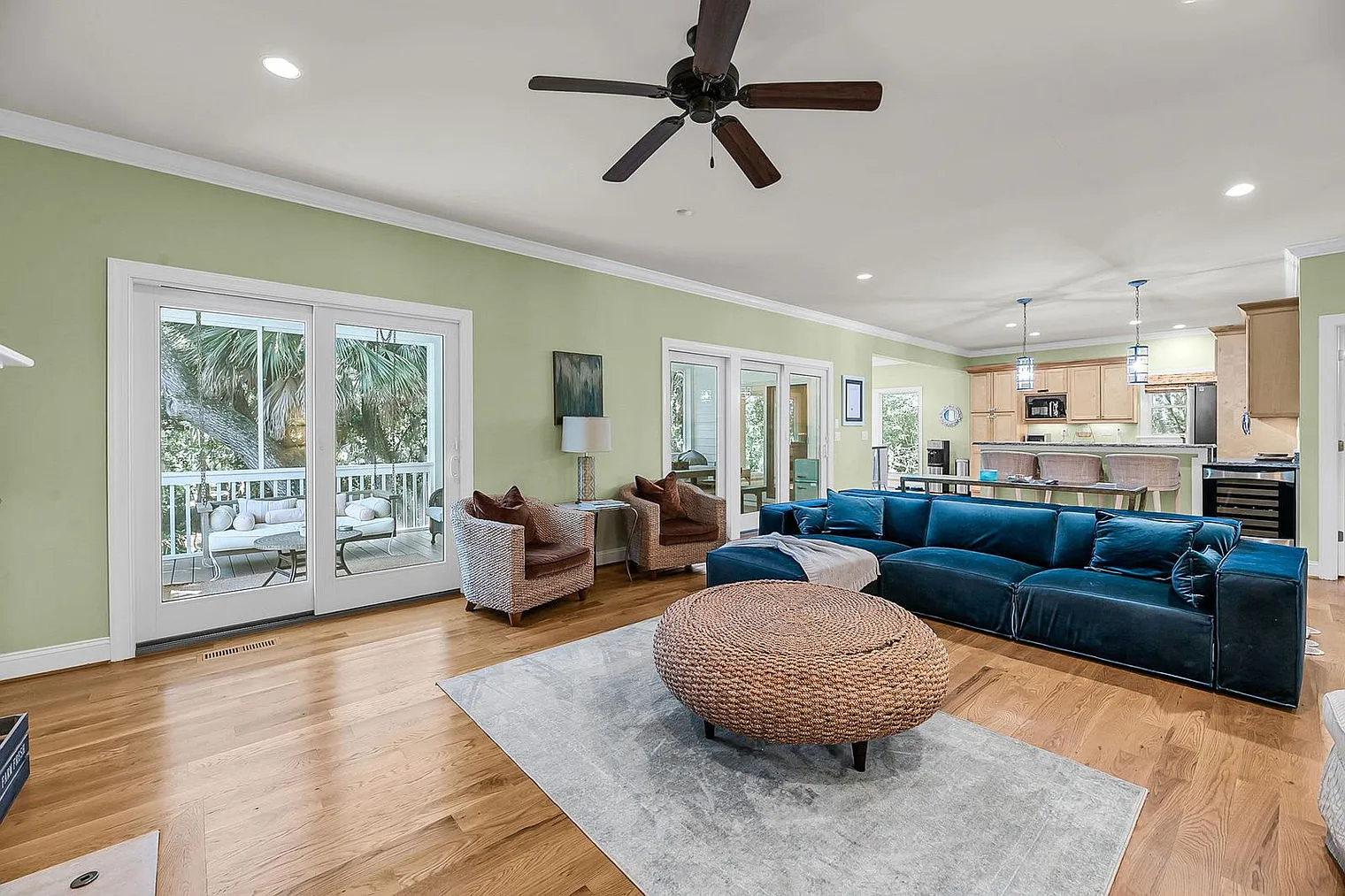 4 bed, 5.0 bath, 3498 sqft, $9,621 — Photo 1