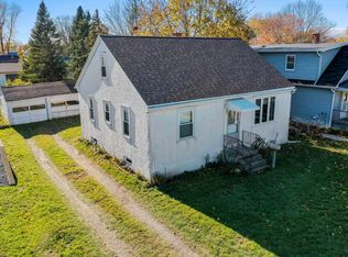 1368 Klaus St, Green Bay, WI 54302