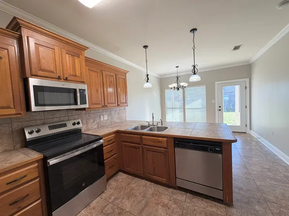 15070 Coldwater Dr, Walker, LA 70785
