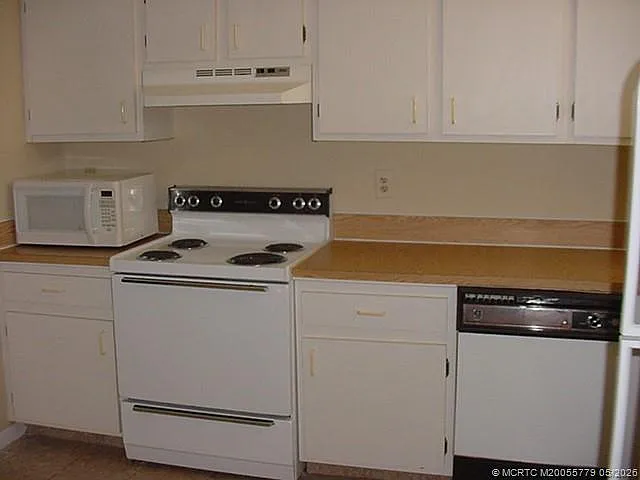 1290 SE Parkview Pl #A2 — Photo 8
