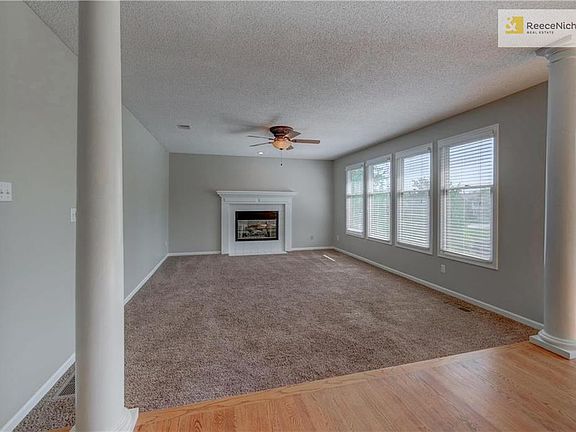 3rd image of 517 SE Williamsburg Dr