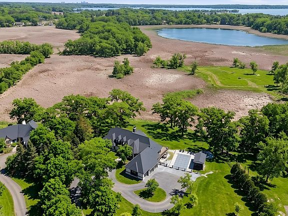 2nd image of 1000 Old Crystal Bay Rd S