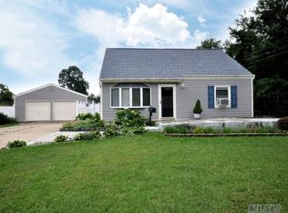 410 Howells Rd, Bay Shore, NY 11706