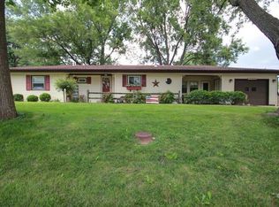307 S Elm St, Saint Joseph, IL