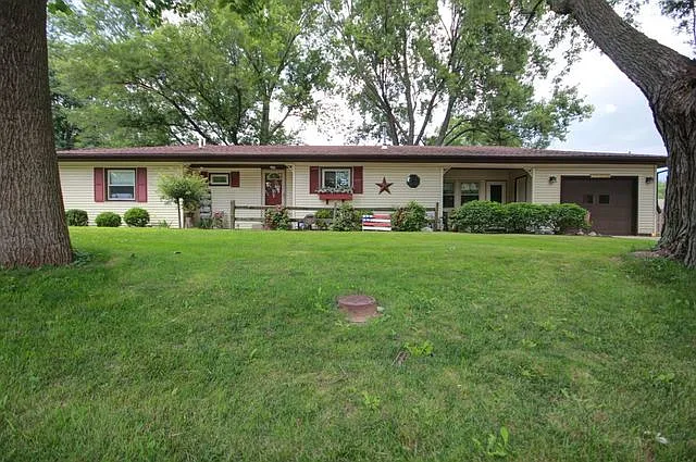 307 S Elm St photo 1