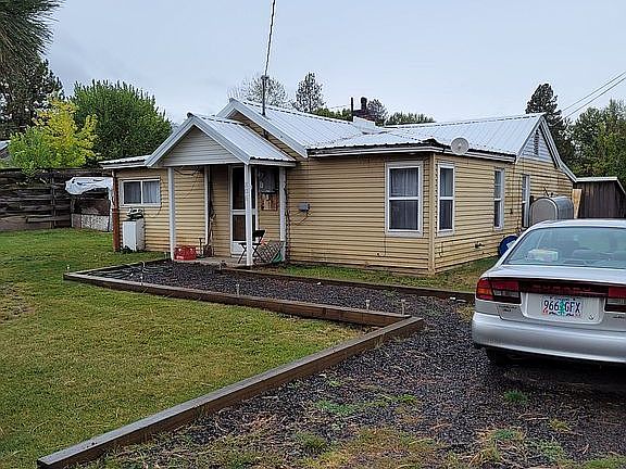 4th image of 804-806 W Highway 82