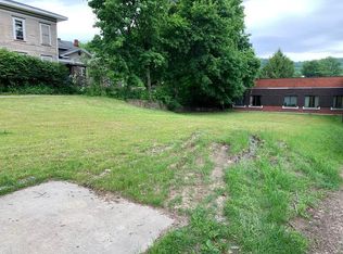 210 East St, Warren, PA 16365